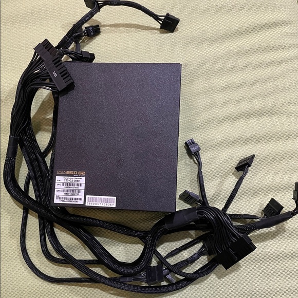 EVGA Supernova G2 850W 80+ Gold Power Supply - 220G20850XR - Picture 7 of 8